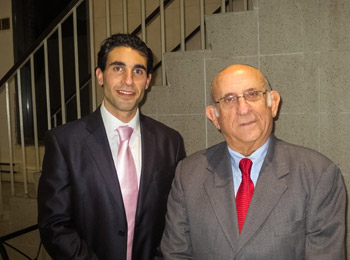 Lionel Benizri (à gauche), fondateur du Projet éducatif Moreshet, en compagnie de Charles Barchechat, Président du Comité “Conférences” de la Congrégation Or Hahayim et Président de Radio Shalom.